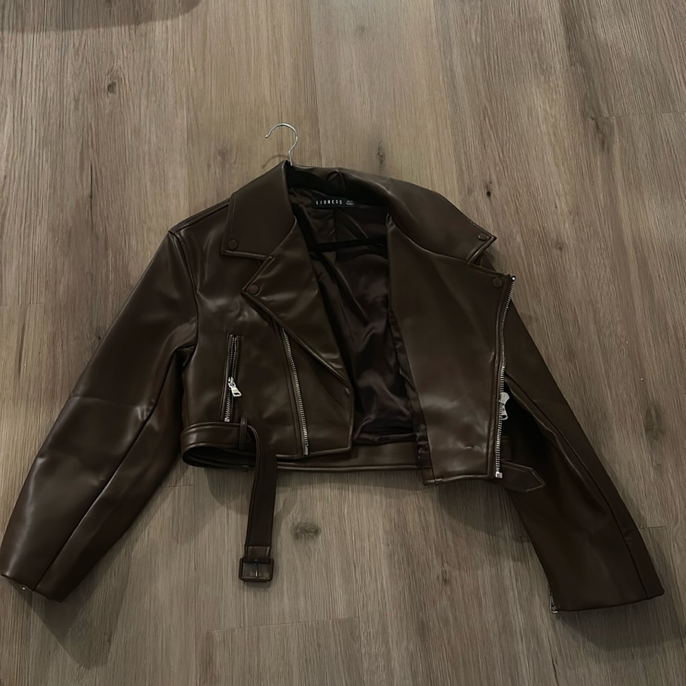 Princess Polly LIONESS brown cropped leather jacket (XXS)